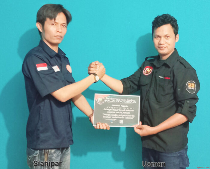 ilustrasi Solid serta pemberian piagam
