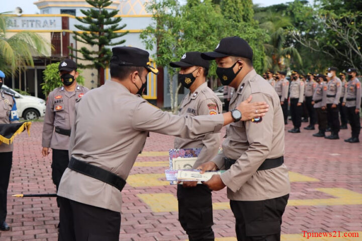 Dua Personil Polres Lebak Dapat Penghargaan