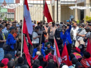Unras Penolakan Kenaikan BBM di Jawa Timur