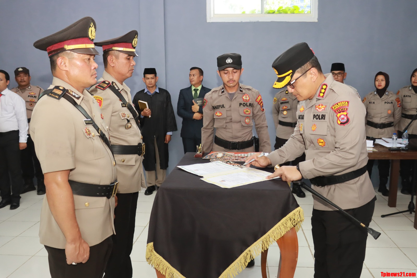 Kapolres Tangerang Pimpin Sertijab, Kabagops, Kabag SDM, Kasatpolair Dan Tiga Kapolsek
