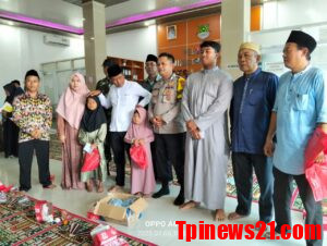 Kapala Desa Cikuya Solear Berikan Santunan Kepada 216 Anak Yatim Piatu Di Momen Peringatan 10 Muharrom 1447 H Tahun Ini.